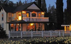 All Seasons Groveland Inn